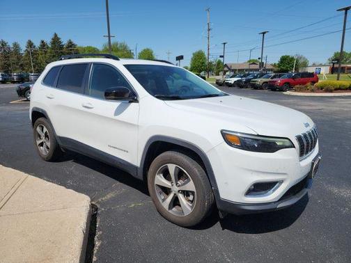 Bright White Clearcoat 2022 Jeep Cherokee Limited