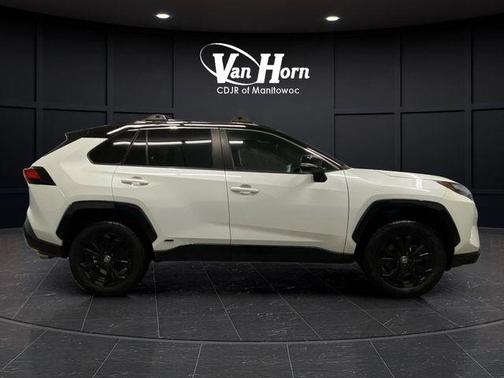 2022 Toyota RAV4 Hybrid SE