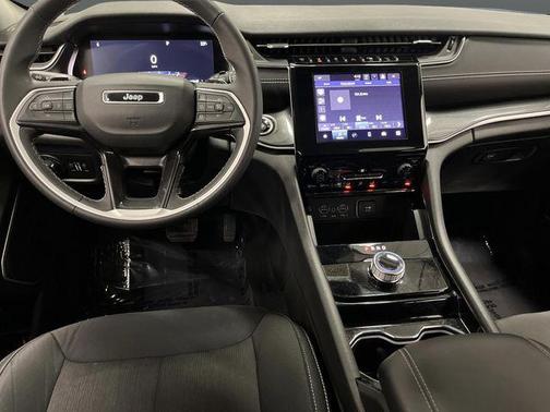 2022 Jeep Grand Cherokee L Laredo