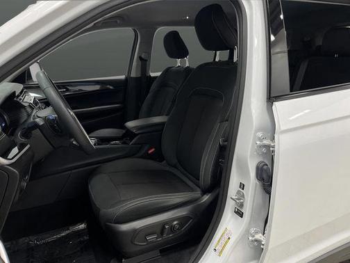 2022 Jeep Grand Cherokee L Laredo