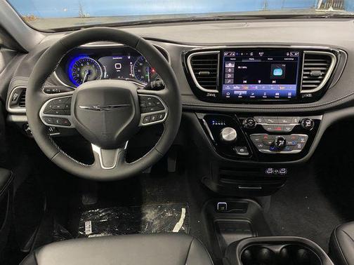 2025 Chrysler Pacifica L