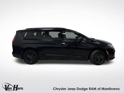 2022 Chrysler Pacifica Hybrid Touring L