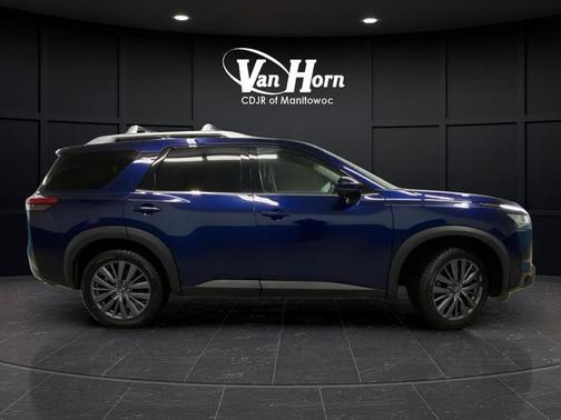 2023 Nissan Pathfinder SL 4WD