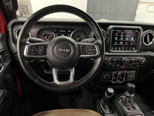 2022 Jeep Gladiator Overland