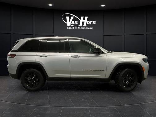 2026 Jeep Grand Cherokee Altitude