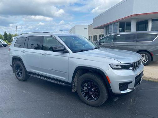 2022 Jeep Grand Cherokee L Laredo