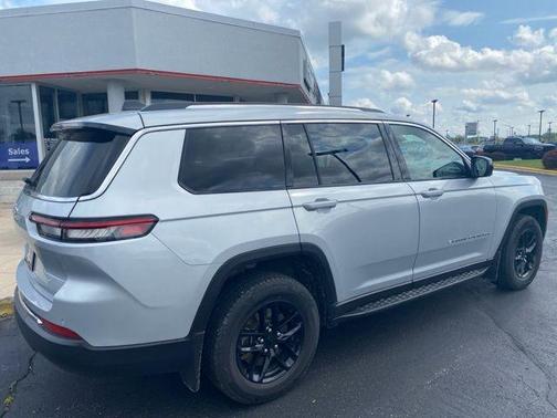 2022 Jeep Grand Cherokee L Laredo