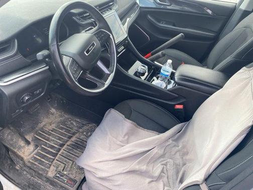 2022 Jeep Grand Cherokee L Laredo