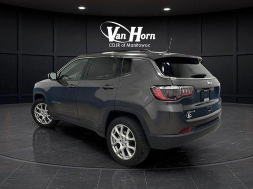 2022 Jeep Compass Latitude Lux