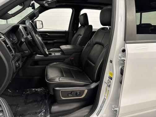 Bright White Clearcoat 2021 RAM 1500 Limited