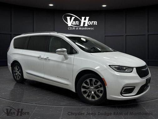 2022 Chrysler Pacifica L