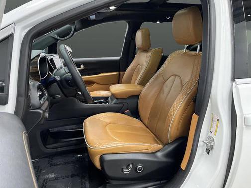 2022 Chrysler Pacifica L