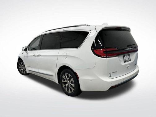 2022 Chrysler Pacifica L