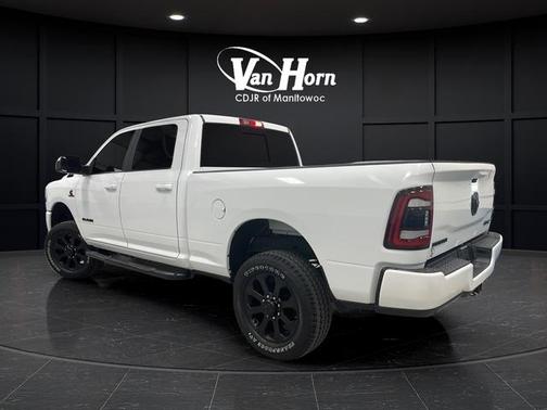 Bright White Clearcoat 2022 RAM 2500 Big Horn Crew Cab 4x4 6'4' Box