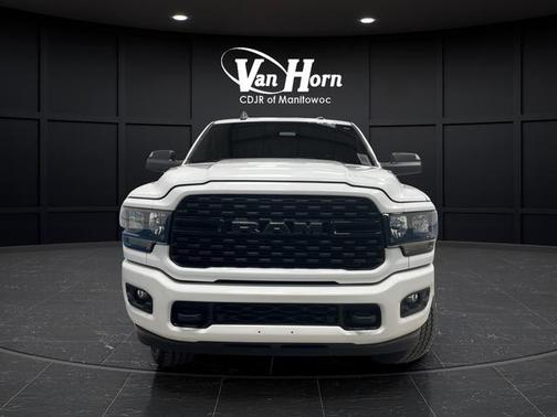 Bright White Clearcoat 2022 RAM 2500 Big Horn Crew Cab 4x4 6'4' Box