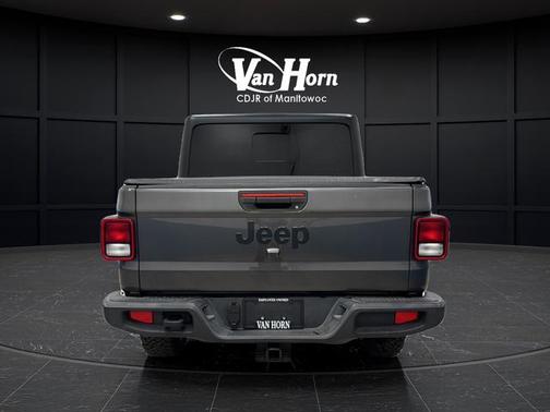 Granite Crystal Metallic Clearcoat 2022 Jeep Gladiator Willys 4x4