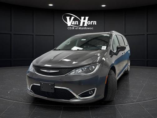Granite Crystal Metallic Clearcoat 2019 Chrysler Pacifica Touring-L Plus