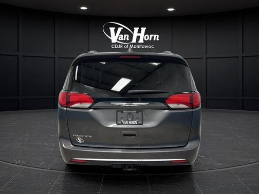 Granite Crystal Metallic Clearcoat 2019 Chrysler Pacifica Touring-L Plus