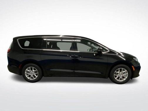 2025 Chrysler Pacifica L