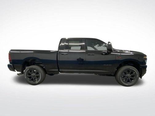 2025 RAM 2500 Big Horn Crew Cab 4x4 6'4' Box