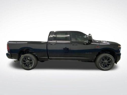 2025 RAM 2500 Big Horn Crew Cab 4x4 6'4' Box