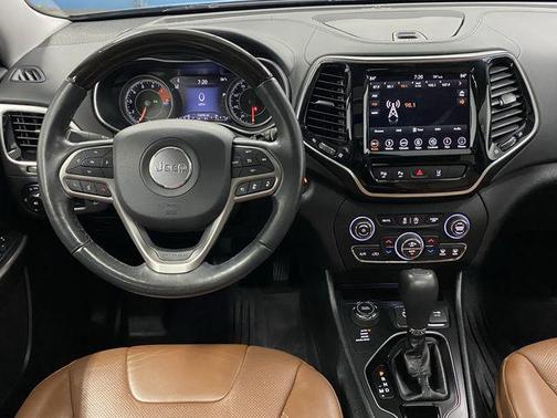 2019 Jeep Cherokee Overland