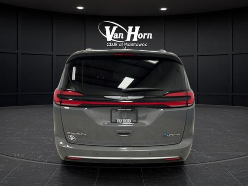 Ceramic Gray Clearcoat 2023 Chrysler Pacifica L