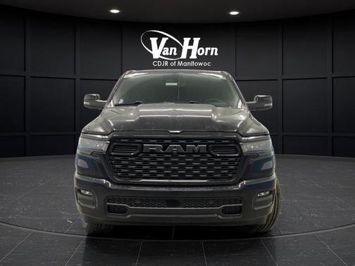 Diamond Black Crystal Pearlcoat 2026 RAM 1500 Big Horn/Lone Star