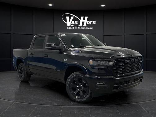 Diamond Black Crystal Pearlcoat 2026 RAM 1500 Big Horn/Lone Star