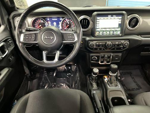 2023 Jeep Wrangler 4-Door Sahara 4x4