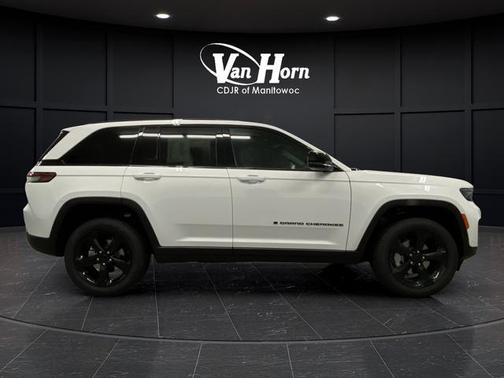 Bright White Clearcoat 2025 Jeep Grand Cherokee Limited