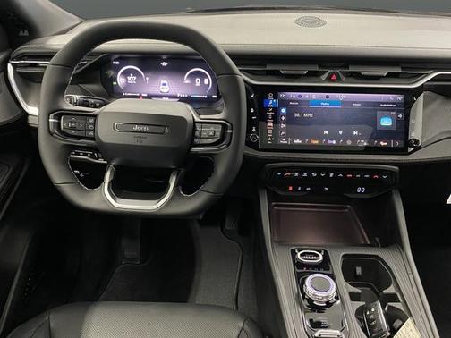 Silver Zynith Clearcoat 2026 Jeep Cherokee Overland