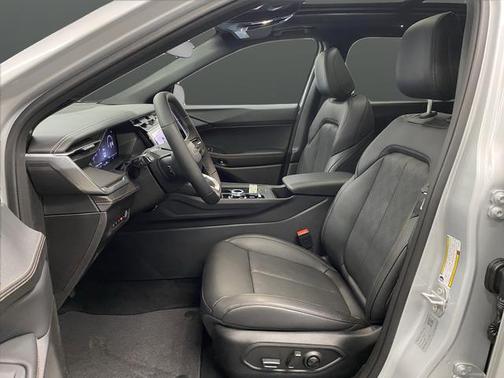 Silver Zynith Clearcoat 2026 Jeep Cherokee Overland