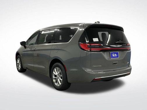 2025 Chrysler Pacifica L