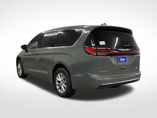 2025 Chrysler Pacifica L