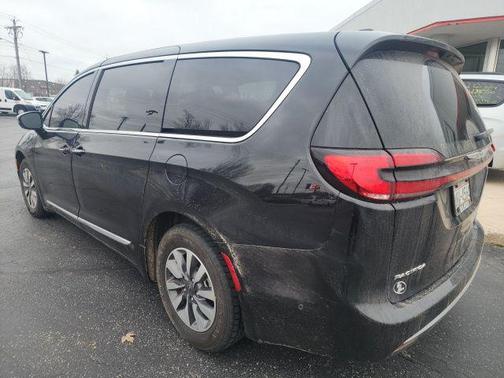 2022 Chrysler Pacifica Hybrid Limited