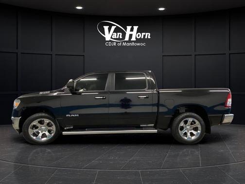 Diamond Black Crystal Pearlcoat 2019 RAM 1500 Big Horn