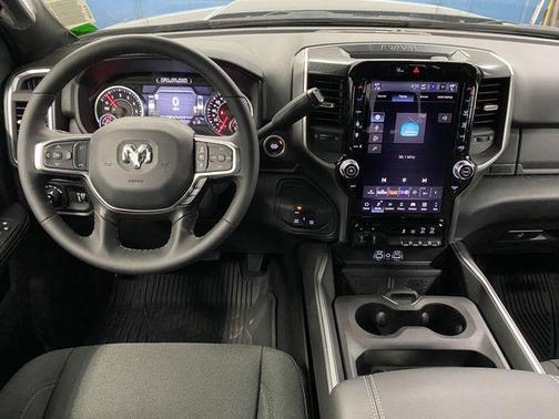 2025 RAM 2500 Big Horn Crew Cab 4x4 6'4' Box