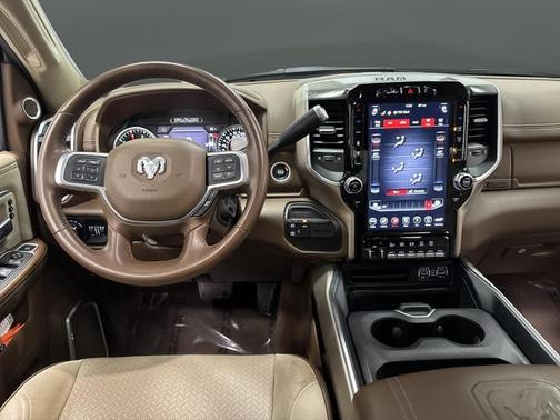 2020 RAM 3500 Laramie Crew Cab 4x4 8' Box