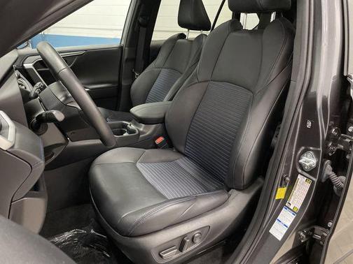 2021 Toyota RAV4 Hybrid SE