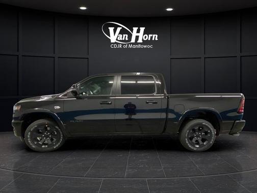 Diamond Black Crystal Pearlcoat 2026 RAM 1500 Big Horn/Lone Star