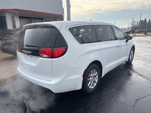 2026 Chrysler Voyager LX