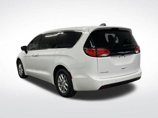 2026 Chrysler Voyager LX