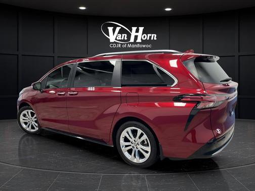 2024 Toyota Sienna Platinum