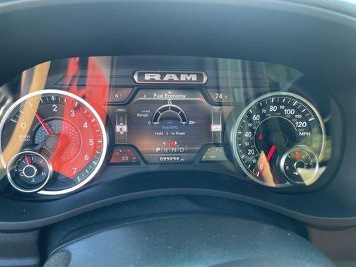 2022 RAM 2500 Big Horn Crew Cab 4x4 6'4' Box