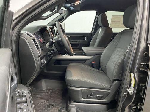 2025 RAM 2500 Big Horn Crew Cab 4x4 6'4' Box