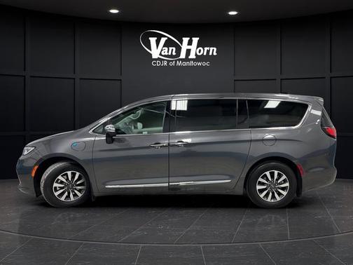 Granite Crystal Metallic Clearcoat 2023 Chrysler Pacifica Hybrid Limited