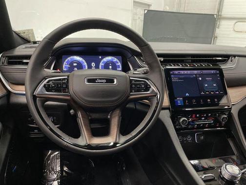 2024 Jeep Grand Cherokee L Summit
