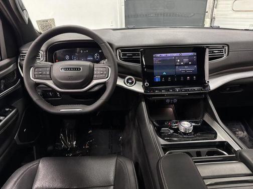 2024 Jeep Wagoneer Series II Carbide