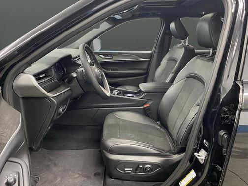 2026 Jeep Grand Cherokee Altitude